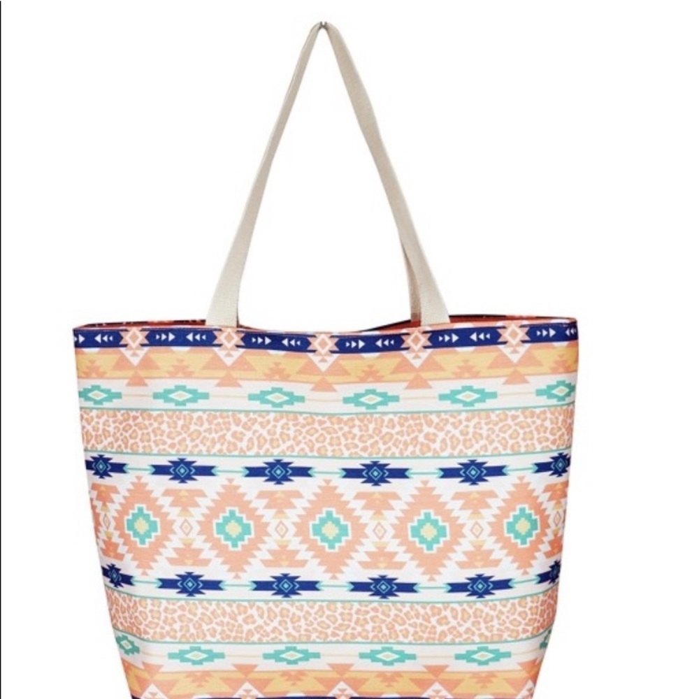 Coral Mint Aztec print, large vacation/beach travel tote. - Picture 4 of 5